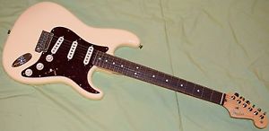 2014 Fender American Standard Stratocaster Limited Edition FSR Vintage White