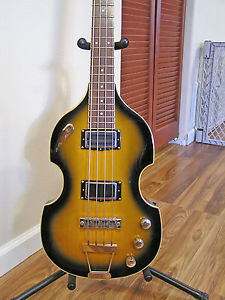 World-class Duesenberg DBV Hollow Body Violin Bass with OHSC