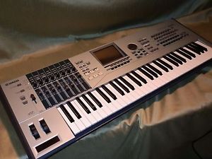 Yamaha XS6 keyboard synthesizer with sustain pedal