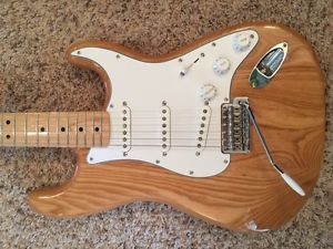 Fender Stratocaster Classic 70's Natural Ash, Maple FingerBoard