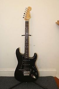 1988 / '89 MIJ Fender Stratocaster w/ Fender Soft Case H Serial Free Shipping