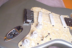 FENDER USA STRATOCASTER PLUS DELUXE1997  AMERICAN   MINT ++  ! Free world ship.