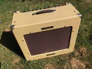 Peavey Delta Blues 115 30W  1x15" Tube Combo Amplifier Tremolo tweed