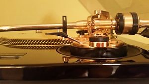 Technics SL 1200 Limited Edition Gold