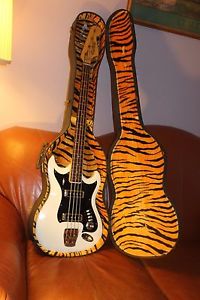 1966 Hagstrom H IIB Bass, EXC with Cool Tiger Case Lining