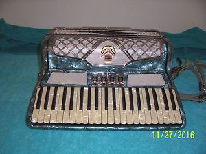 Morbidoni Dyno 120 bass Accordion Beautiful Aqua Blue 4/2 reg  Accordian VG Cond