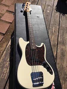 MIJ fender Mustang Bass