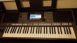 Yamaha PSR - S770 Keyboard