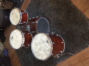 Vintage Gretsch drum kit