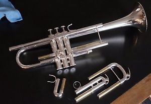 Yamaha YTR-6335HS Professional Heavyweight Trumpet + Mouthpieces / Accessories