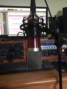 Custom Built FET47 Style Condenser Microphone