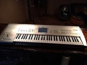 korg triton studio 61 Workstation/sampler