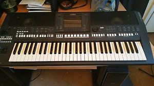 Yamaha PSRA2000 