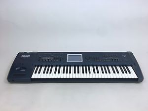 KORG TRITON Extreme  61 Synthesizer in Very Good Condition