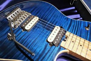 PEAVEY: Electric Guitar Wolfgang Standard / Trans Blue Wide Flame USED