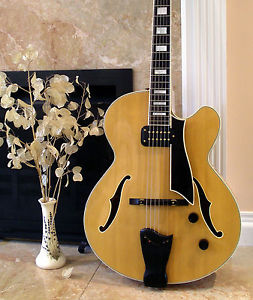 D'AQUISTO  ELITE  by  FENDER