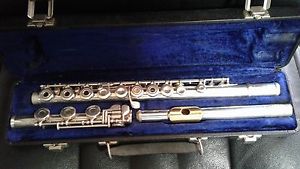 Armstrong Silver Flute Model 80B Gold Lip Silver Head + Body Very Nice L@@K!