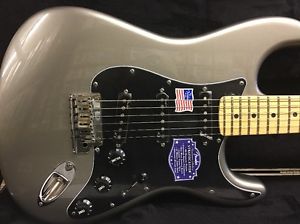 Fender American Deluxe Stratocaster W/HSC Tungsten Maple Neck Locking Tuners