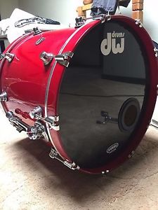DW Drums Performance Series Bass Drum - 22x18/Candy Apple/Mint/Free Case