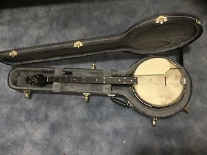THE GIBSON 1922 TB-3 TRAP DOOR TENOR BANJO, CASE