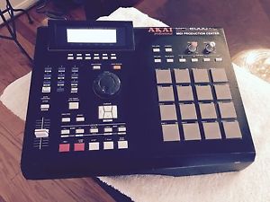Akai MPC 2000XL midi production center 8 outs w/addonics reader nice shape!