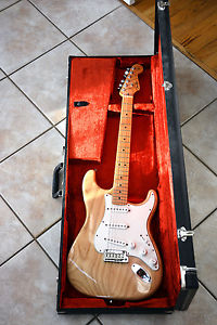 2001 American Deluxe Series Fender Stratocaster Natural Finish Mint