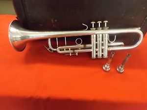 Bach Stradivarius 37 ML Trumpet w/Case Sounds Great-Good Player !!