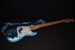Fender Standard Precision Bass Maple Fingerboard Lake Placid Blue