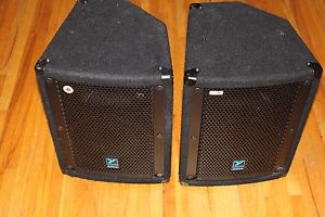 (2) Yorkville E10P Powered Speakers with Power Cords
