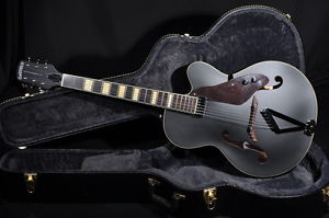 GRETSCH G100 BKCE MINT BLACK SYNCHROMATIC ARCHTOP AC/EL W/HARDSHELL CASE