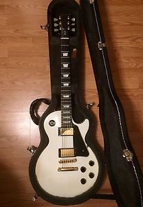 Gibson Les Paul Studio Electric Guitar Alpine White Gold Finishes