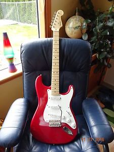 Mint 2001 Fender Eric Clapton Torino red stratocaster electric guitar with case