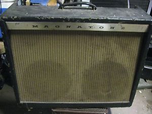 Vintage 1959 Magnatone 280…The Buddy Holly model