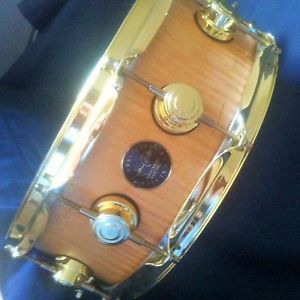 DW CRAVIOTTO EXOTIC WOOD SNARE DRUM 5.5 BRASS LUGS