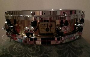 SONOR SIGNATURE SY1404 SNARE DRUM.