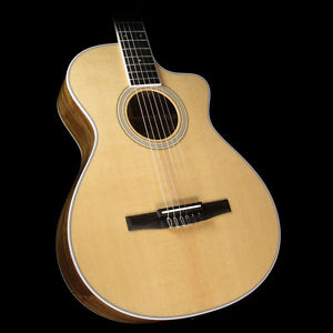 Taylor 412ce-N Grand Concert Acoustic/Electric Nylon String Guitar Natural