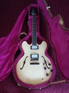 Gibson Es-335 Electric Guitar 1988 Showcase Edition