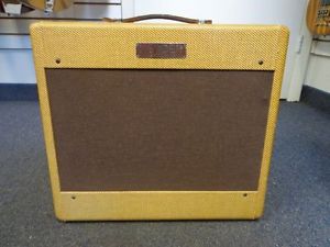 1954 Fender Tweed Deluxe Amp Museum Quality from our personal Collection !