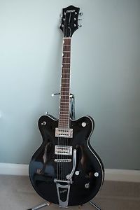 Gretsch G5122 Electromatic Hollow Body Double Cutaway with Bigsby - Black