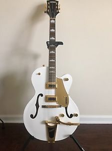 gretsch electromatic guitar hollow body
