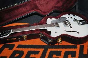 GRETSCH  G6137TCB WHITE PANTHER DEMO CENTER BLOCK DOUBLE CUTAWAY GUITAR HARDSHEL