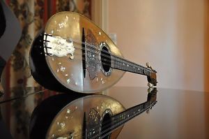 SUPERBE MANDOLINE A CÔTES CREUSES SIGNEE CARLO FOVERI LIGLIO NAPOLI