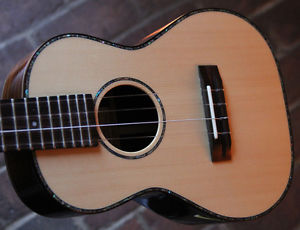 KO’OLAU PONO RTSH5 PC PRO CLASSIC SOLID SPRUCE TOP TENOR UKULELE with Pickup