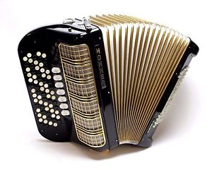 AKKORDEON Hohner Maestro III, B-Griff, 3-chörig, nahezu neuwertig, absolut TOP!