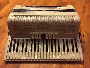 Silvio Soprani Accordion White 4614
