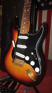 Original 2000 Fender Stevie Ray Vaughn Stratocaster Electric Guitar w/ Case Nice