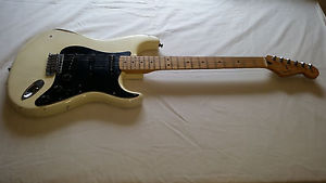 FENDER ROAD WORN PLAYER STRATOCASTER