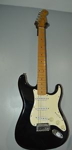 FENDER AMERICAN STANDARD  STRATOCASTER EARLY 1980'S