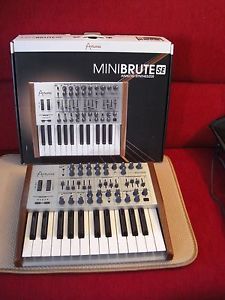 Arturia Minibrute SE