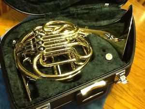 Yamaha YHR567 French horn